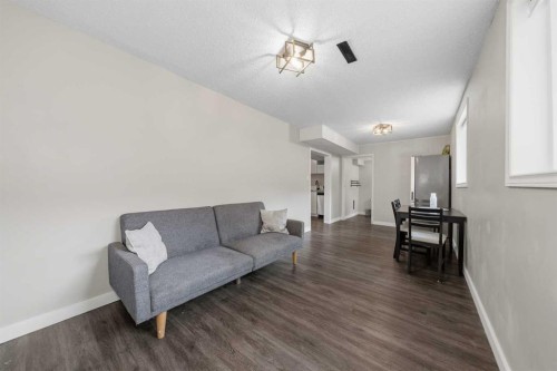 3807 1 Street Ne, Calgary, AB 
