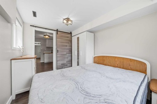 3807 1 Street Ne, Calgary, AB 