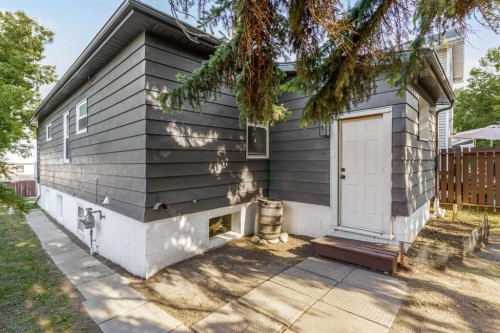 3807 1 Street Ne, Calgary, AB 