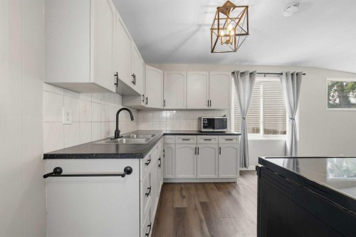 3807 1 Street Ne, Calgary, AB 