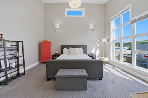 2-4620 17 Avenue Nw, Calgary, AB - Indoor Photo Showing Bedroom