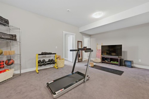 2-4620 17 Avenue Nw, Calgary, AB - Indoor