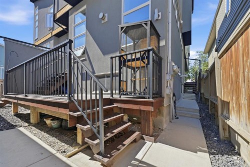 2-4620 17 Avenue Nw, Calgary, AB -  With Exterior
