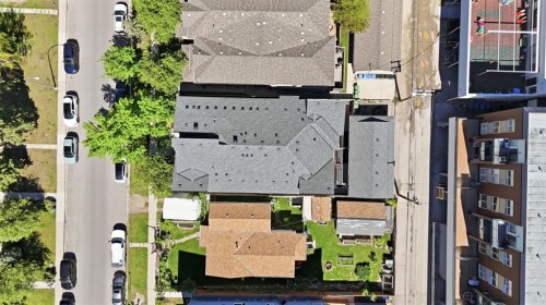 2-4620 17 Avenue Nw, Calgary, AB - Outdoor