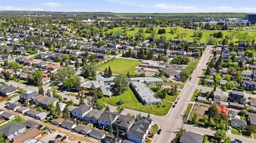 2-4620 17 Avenue Nw, Calgary, AB - Outdoor With View