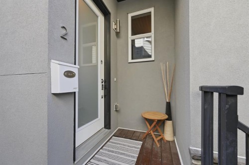 2-4620 17 Avenue Nw, Calgary, AB - Outdoor With Exterior