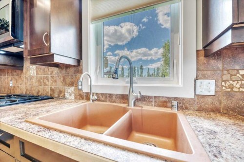 188 Aspen Creek Crescent, Strathmore, AB - Indoor Photo Showing Kitchen With Double Sink With Upgraded Kitchen