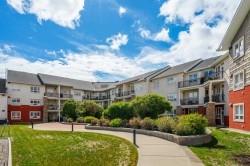 455-26 Val Gardena View SW Calgary, AB T3H 5Z5