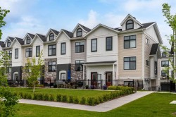 218 Les Jardins Park SE Calgary, AB T2C 5V3