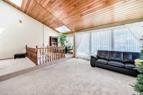 156 Edgehill Close Nw, Calgary, AB 
