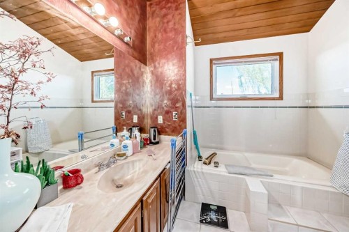 156 Edgehill Close Nw, Calgary, AB 