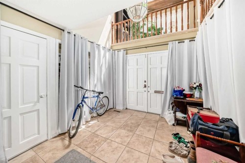156 Edgehill Close Nw, Calgary, AB 