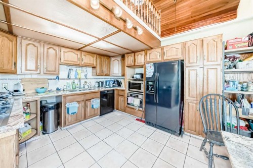 156 Edgehill Close Nw, Calgary, AB 
