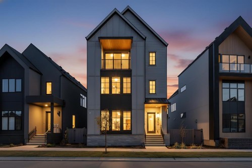 342 Normandy Drive Sw, Calgary, AB - Outdoor
