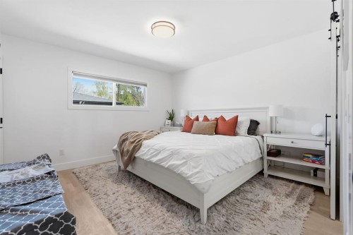 87 Armstrong Crescent Se, Calgary, AB - Indoor Photo Showing Bedroom