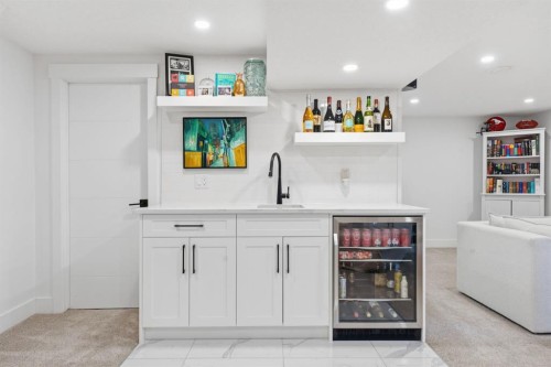 87 Armstrong Crescent Se, Calgary, AB - Indoor Photo Showing Other Room