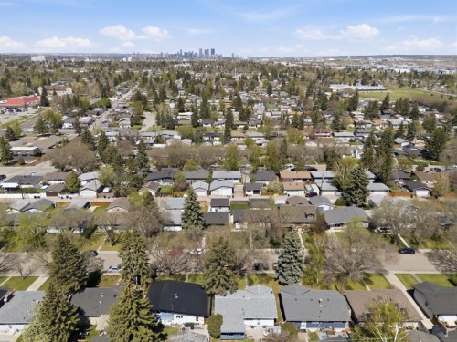 87 Armstrong Crescent Se, Calgary, AB - Outdoor With View
