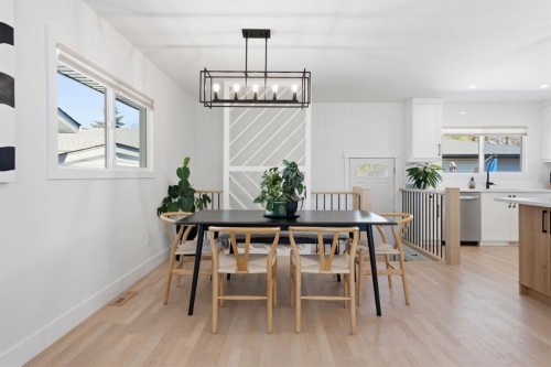 87 Armstrong Crescent Se, Calgary, AB - Indoor Photo Showing Dining Room