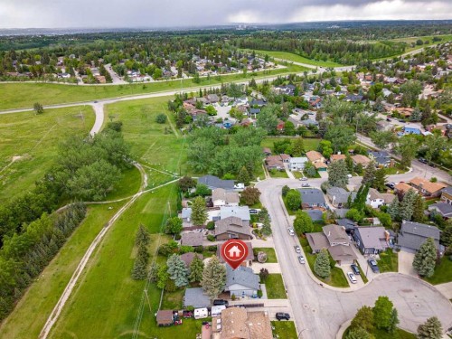 332 Deer Run Crescent Se, Calgary, AB 