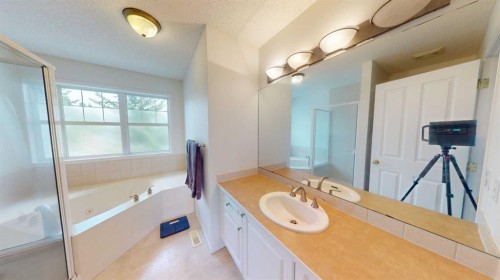 11 Chapala Way Se, Calgary, AB 