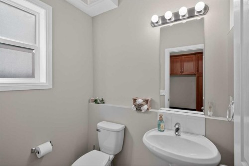 90 Sage Hill Way Nw, Calgary, AB - Indoor Photo Showing Bathroom