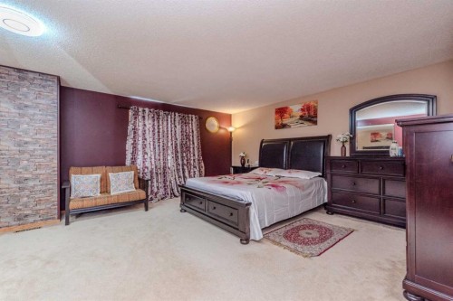 78 Queen Anne Close Se, Calgary, AB 