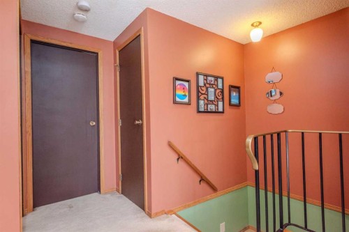 78 Queen Anne Close Se, Calgary, AB 