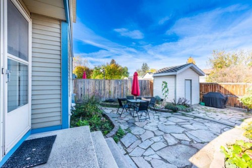 78 Queen Anne Close Se, Calgary, AB 