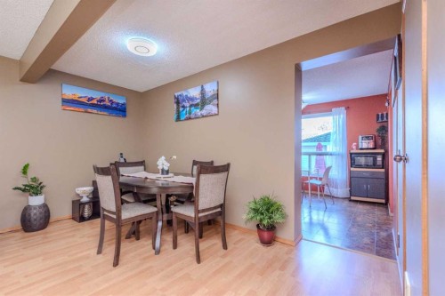 78 Queen Anne Close Se, Calgary, AB 