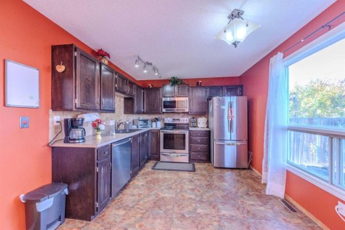 78 Queen Anne Close Se, Calgary, AB 