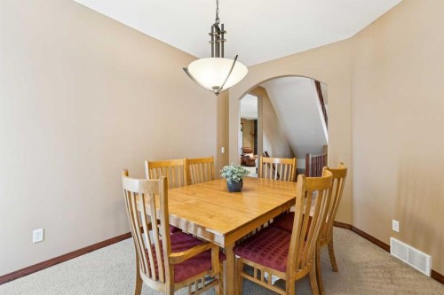 37 Tanner Close Se, Airdrie, AB 