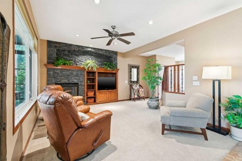 37 Tanner Close Se, Airdrie, AB 