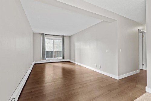 201-626 2 Avenue Ne, Calgary, AB - Indoor Photo Showing Other Room