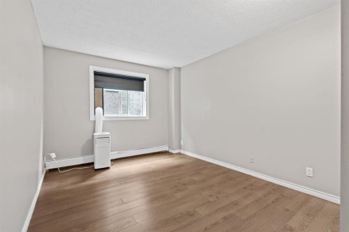 201-626 2 Avenue Ne, Calgary, AB - Indoor Photo Showing Other Room