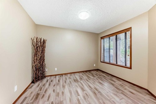 40 Tuscany Vista Crescent Nw, Calgary, AB - Indoor Photo Showing Other Room