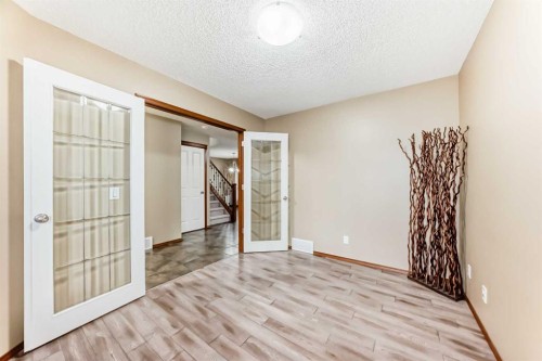 40 Tuscany Vista Crescent Nw, Calgary, AB - Indoor Photo Showing Other Room