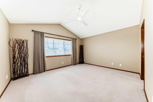 40 Tuscany Vista Crescent Nw, Calgary, AB - Indoor Photo Showing Other Room