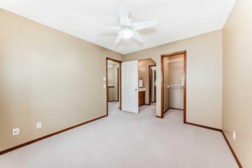 40 Tuscany Vista Crescent Nw, Calgary, AB - Indoor Photo Showing Other Room