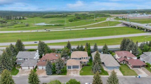 52 Woodpath Terrace Sw, Calgary, AB 