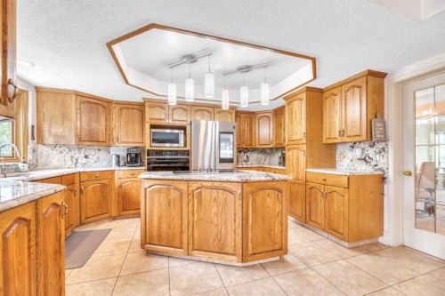 52 Woodpath Terrace Sw, Calgary, AB 