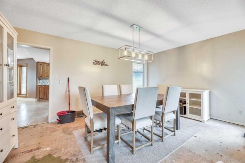 52 Woodpath Terrace Sw, Calgary, AB 