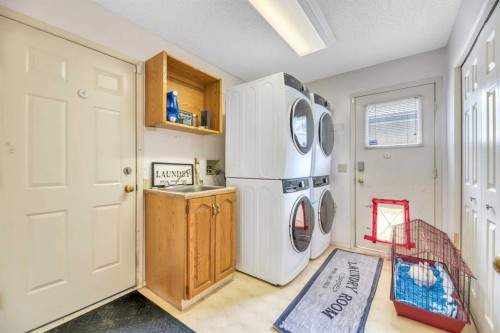52 Woodpath Terrace Sw, Calgary, AB 