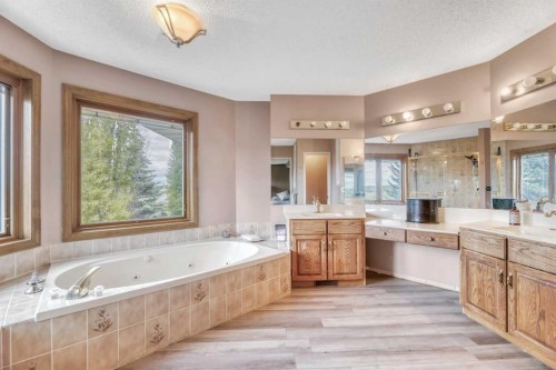 52 Woodpath Terrace Sw, Calgary, AB 