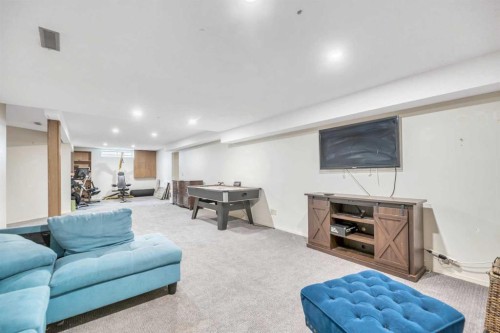 52 Woodpath Terrace Sw, Calgary, AB 
