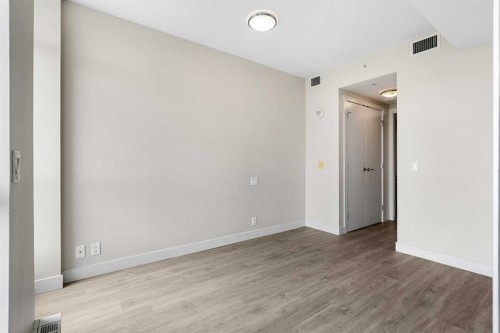 1712-222 Riverfront Avenue Sw, Calgary, AB - Indoor Photo Showing Other Room