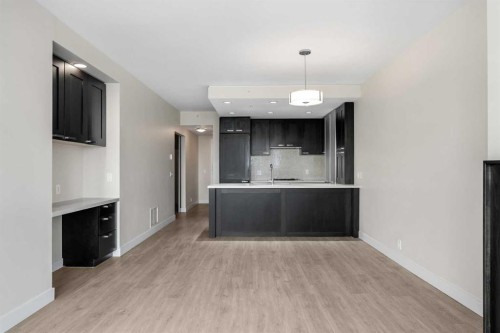 1712-222 Riverfront Avenue Sw, Calgary, AB - Indoor Photo Showing Kitchen