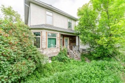 2108 8 Street SE Calgary, AB T2G 3A2