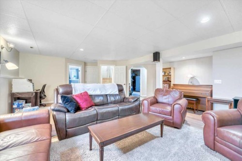 9 Madison Court, Strathmore, AB 