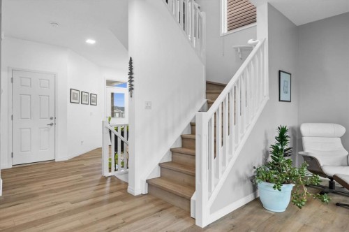 58 Crestbrook Drive Sw, Calgary, AB 