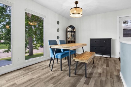 24 Midglen Drive Se, Calgary, AB 